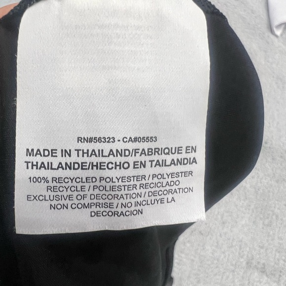 Nike women’s crop tank top. Size: MEDIUM - Picture 2 of 6